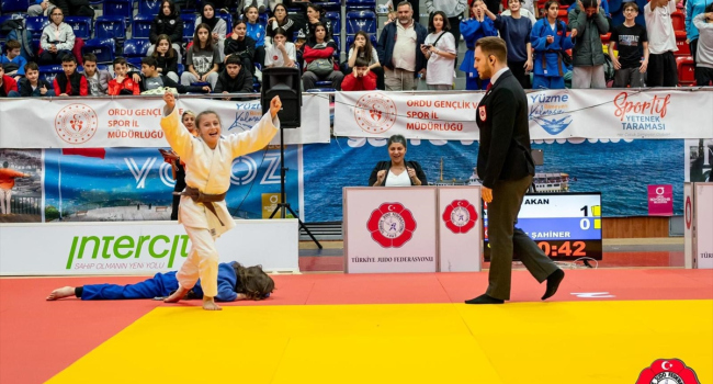 Kemerli judocu Sude Akan Türkiye şampiyonu oldu Görseli